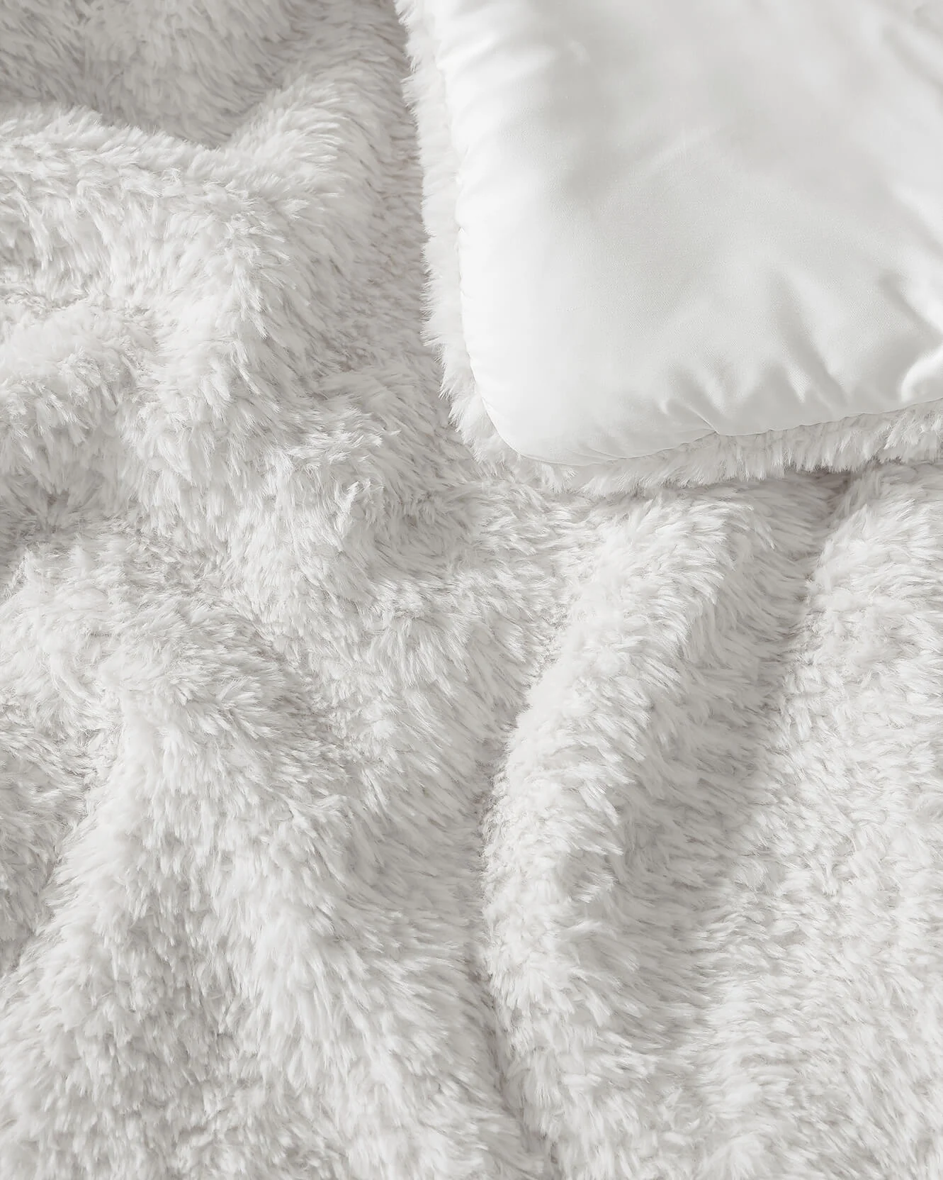 Breathable Faux Fur Comforter - Image 13