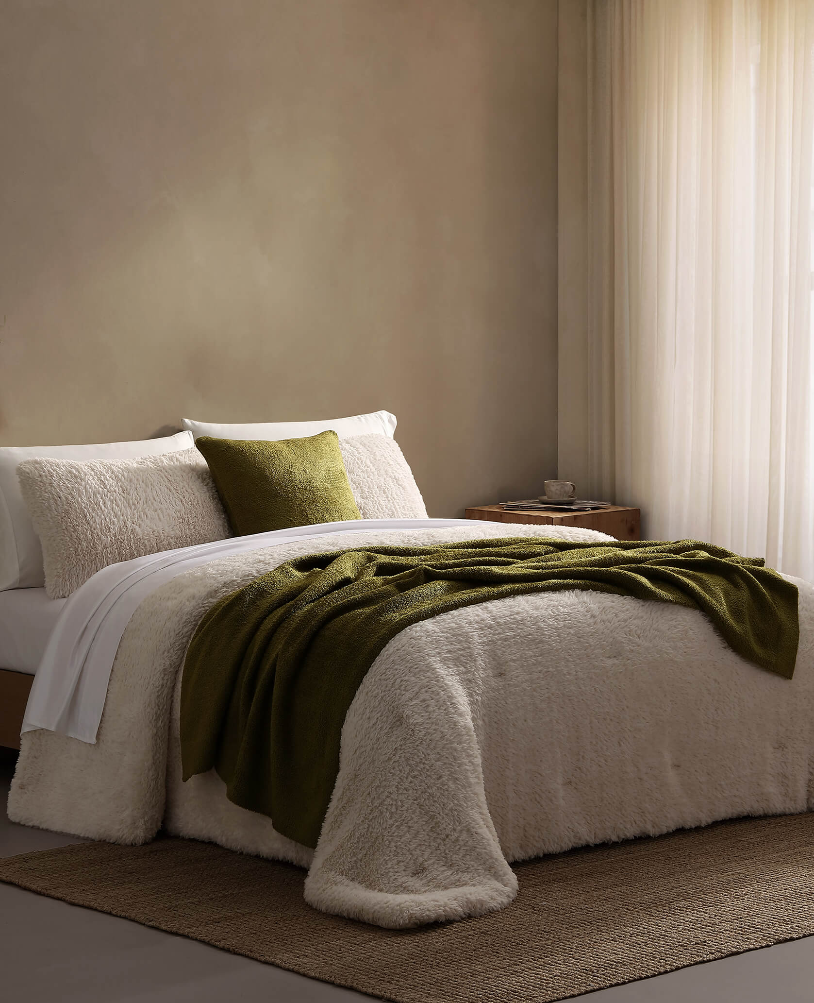 Breathable Faux Fur Comforter - Image 15